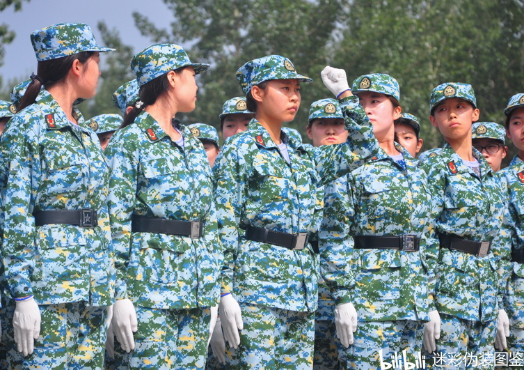 軍訓(xùn)服，時尚與功能的完美結(jié)合，軍訓(xùn)服，時尚與功能交融的完美典范