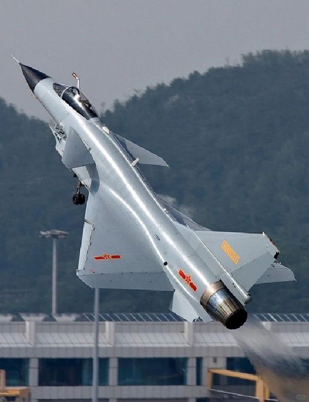 殲-10戰(zhàn)斗機(jī)是幾代機(jī)？全面解析中國空軍的主力戰(zhàn)機(jī)，中國空軍主力戰(zhàn)機(jī)殲-10戰(zhàn)斗機(jī)的全面解析，幾代機(jī)？